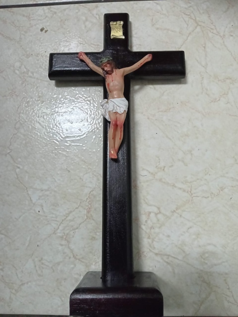 Cristo Resina 15 cm 557 