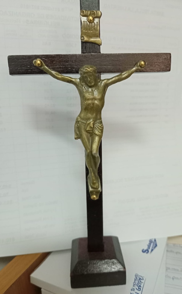 Cristo Metal / Cruz madera delgada 1190