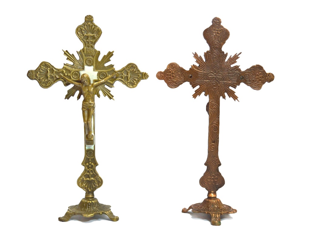 Crucifijo Cristo todo metal con base metal C-1481 