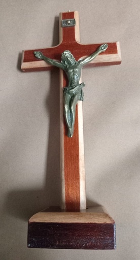 [2.047] Cristo Metal / Cruz Madera 590